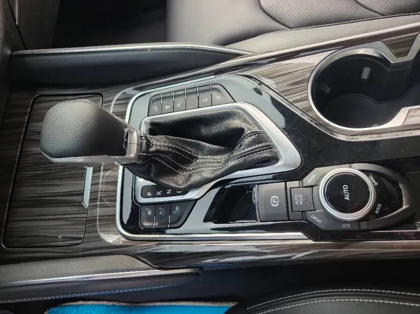 2017 MAXUS D90 2.0T 224HP L4 6AT,autocango,china used car exporter,china ev exporter,chinese used car exporter,chinese used ev exporter