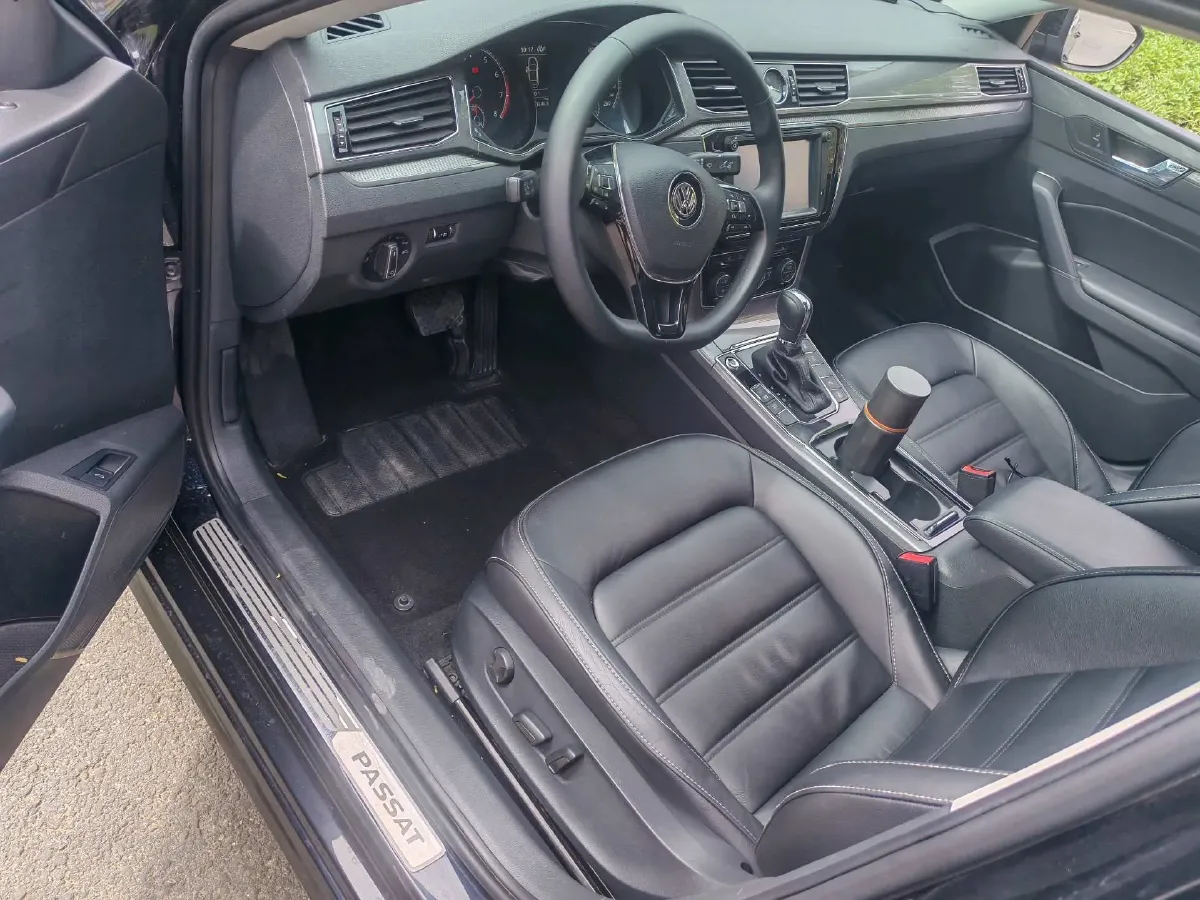 2017 Volkswagen Passat 1.8T 180HP L4 7DCT,autocango,china used car exporter,china ev exporter,chinese used car exporter,chinese used ev exporter