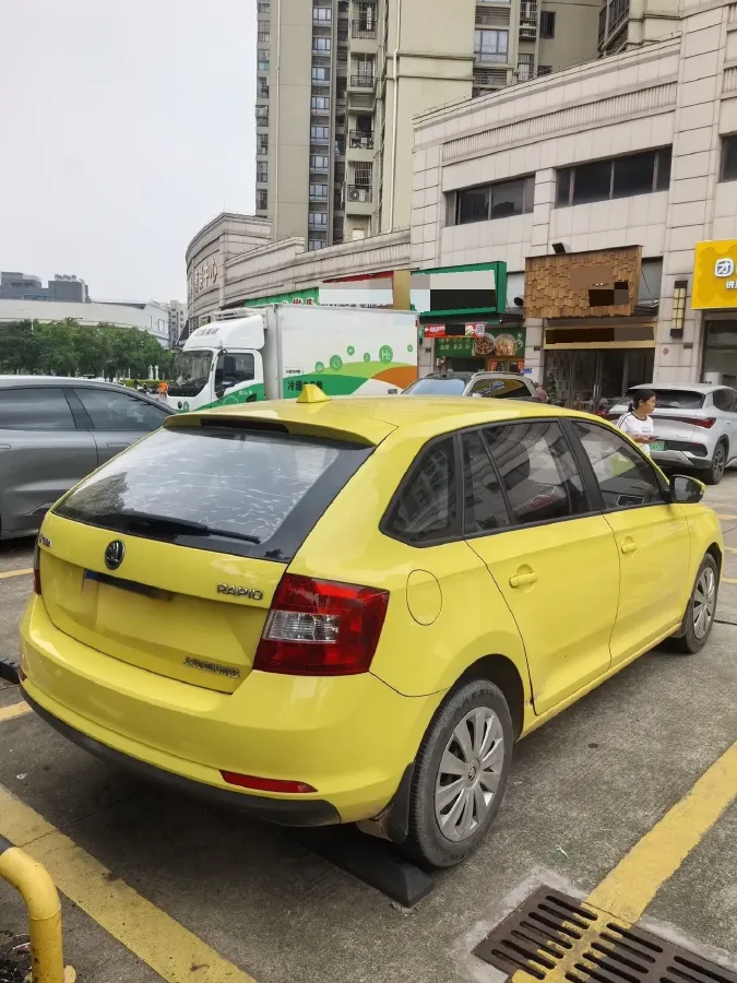 2018 Skoda Rapid Spaceback 1.4L 90HP L4 5MT,autocango,china used car exporter,china ev exporter,chinese used car exporter,chinese used ev exporter