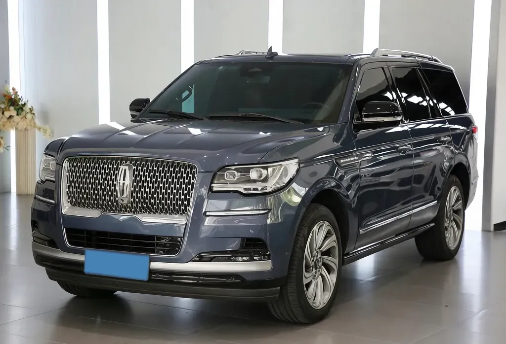 2022 BMW X7 3.0T 340HP L6 8AT,autocango,china used car exporter,china ev exporter,chinese used car exporter,chinese used ev exporter