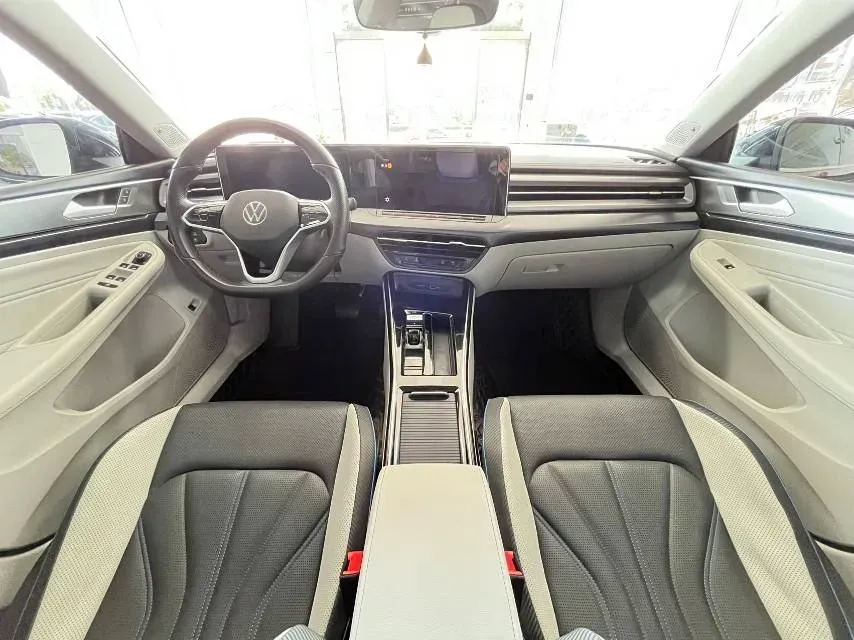 2022 Skoda Superb 2.0T 186HP L4 7DCT,autocango,china used car exporter,china ev exporter,chinese used car exporter,chinese used ev exporter