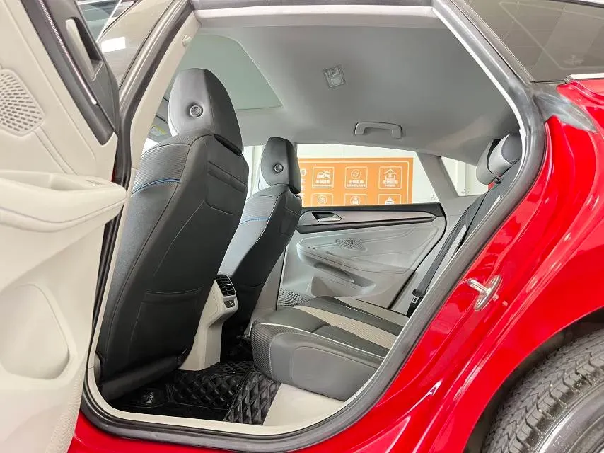 2022 Skoda Superb 2.0T 186HP L4 7DCT,autocango,china used car exporter,china ev exporter,chinese used car exporter,chinese used ev exporter