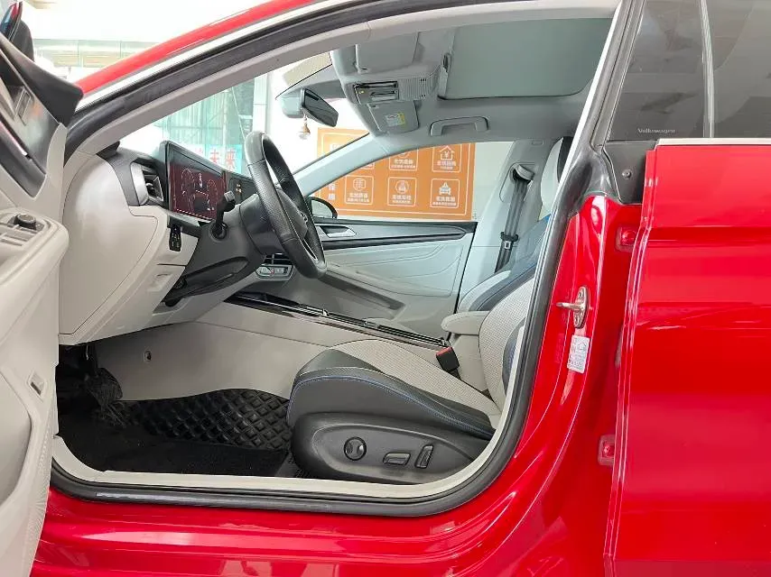 2022 Skoda Superb 2.0T 186HP L4 7DCT,autocango,china used car exporter,china ev exporter,chinese used car exporter,chinese used ev exporter