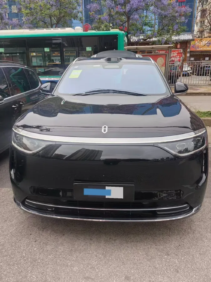 2025 AITO AITO M8 REEV 160HP REEV 53.4KWH,autocango,china used car exporter,china ev exporter,chinese used car exporter,chinese used ev exporter