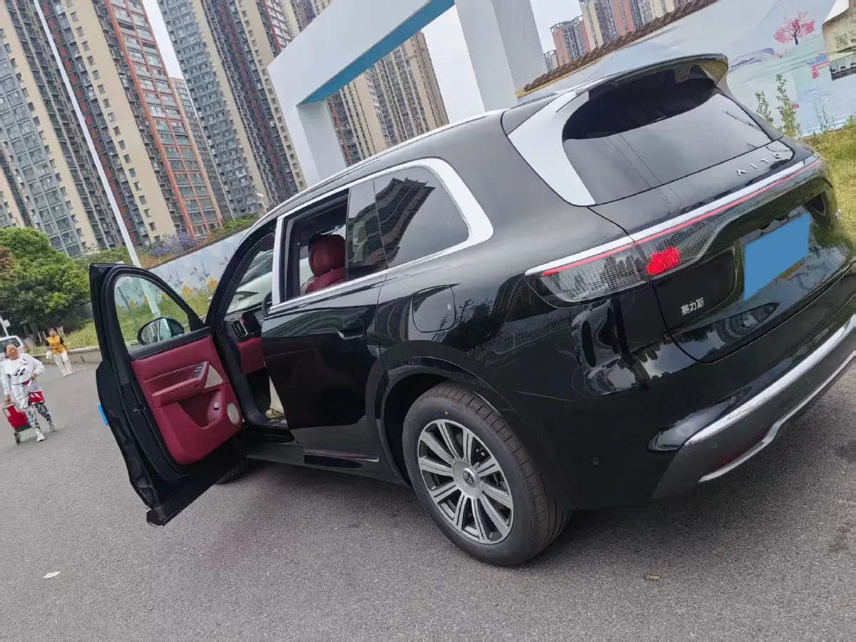2025 AITO AITO M8 REEV 160HP REEV 53.4KWH,autocango,china used car exporter,china ev exporter,chinese used car exporter,chinese used ev exporter