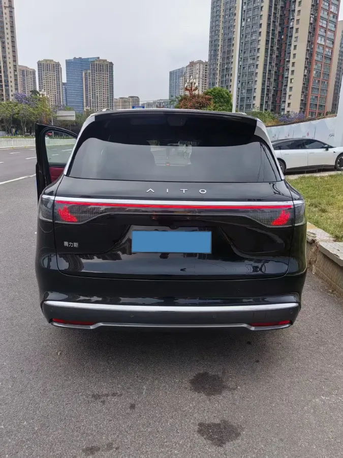 2025 AITO AITO M8 REEV 160HP REEV 53.4KWH,autocango,china used car exporter,china ev exporter,chinese used car exporter,chinese used ev exporter
