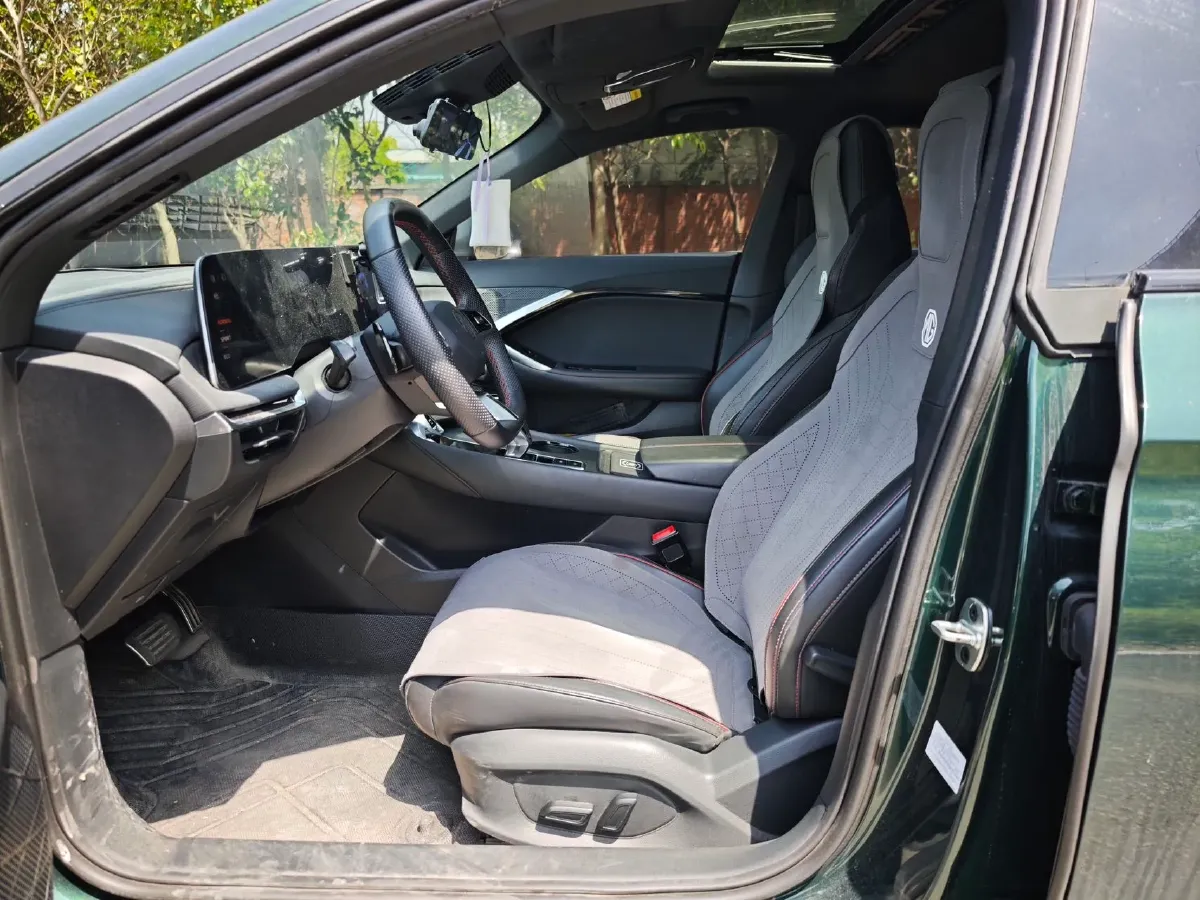 2023 MG 7 2.0T 261HP L4 9AT,autocango,china used car exporter,china ev exporter,chinese used car exporter,chinese used ev exporter