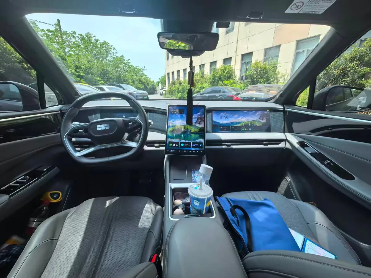 2025 Geely Galaxy L7 1.5L 112HP L4 1DHT PHEV 18.4KWH,autocango,china used car exporter,china ev exporter,chinese used car exporter,chinese used ev exporter