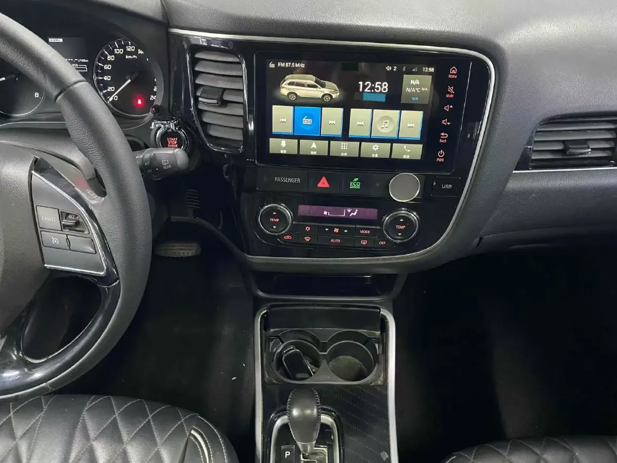 2021 Mitsubishi Outlander 2.4L 192HP L4 CVT,autocango,china used car exporter,china ev exporter,chinese used car exporter,chinese used ev exporter