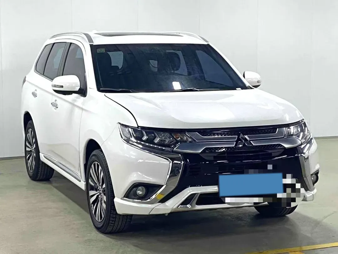 2021 Mitsubishi Outlander 2.4L 192HP L4 CVT,autocango,china used car exporter,china ev exporter,chinese used car exporter,chinese used ev exporter