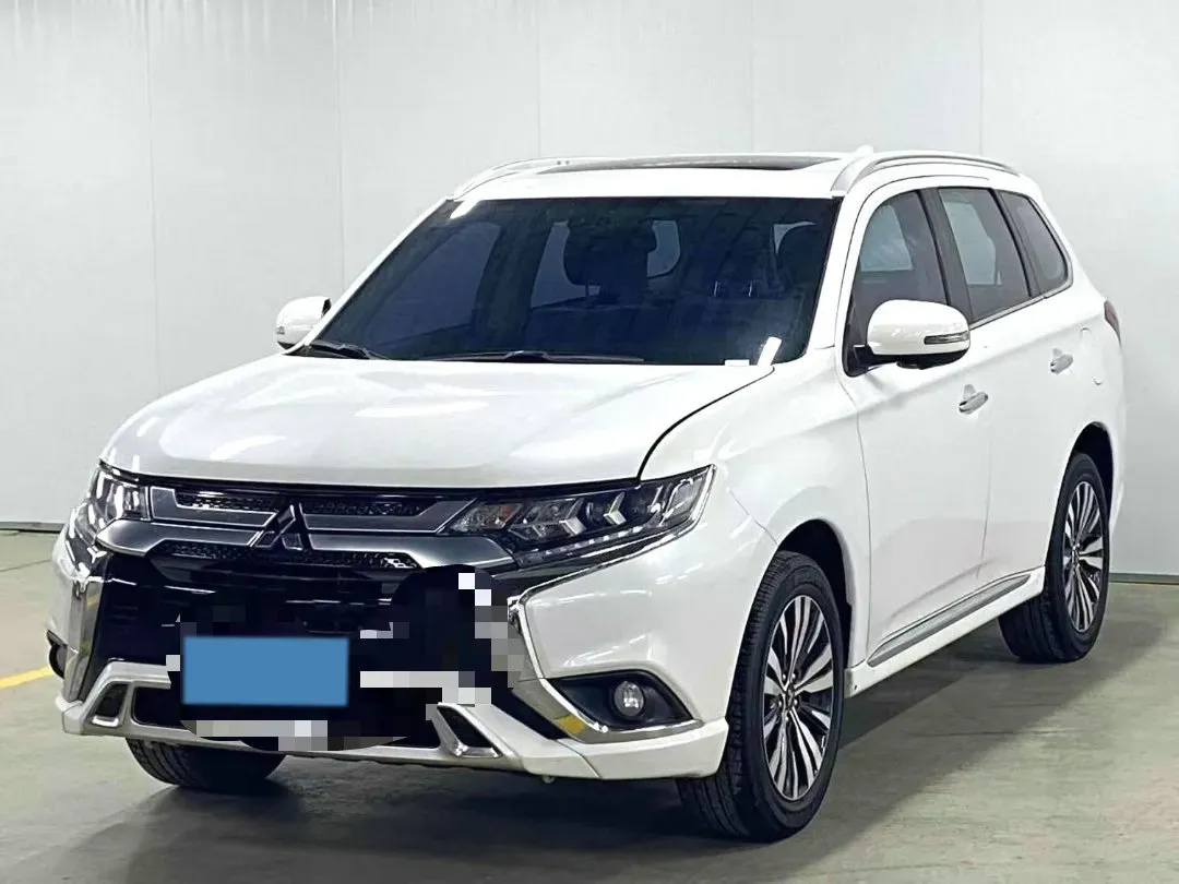 2021 Mitsubishi Outlander 2.4L 192HP L4 CVT,autocango,china used car exporter,china ev exporter,chinese used car exporter,chinese used ev exporter