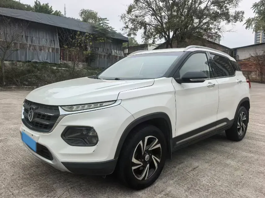 2017 HaiMa S5 Young Edition 1.6L 122HP L4 5MT,autocango,china used car exporter,china ev exporter,chinese used car exporter,chinese used ev exporter