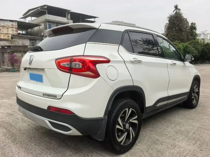 2017 HaiMa S5 Young Edition 1.6L 122HP L4 5MT,autocango,china used car exporter,china ev exporter,chinese used car exporter,chinese used ev exporter