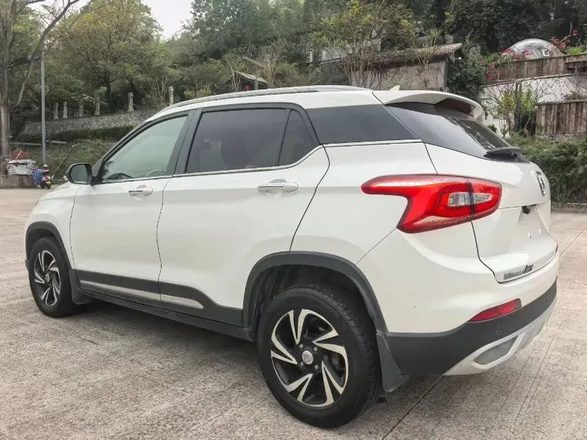 2017 HaiMa S5 Young Edition 1.6L 122HP L4 5MT,autocango,china used car exporter,china ev exporter,chinese used car exporter,chinese used ev exporter