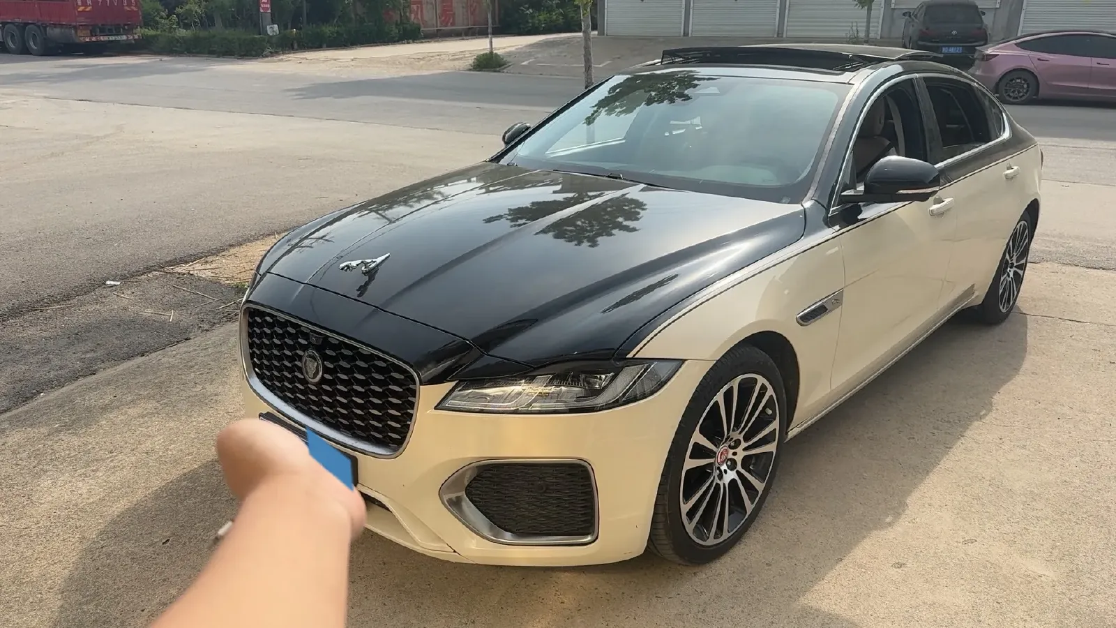 2021 Jaguar XFL 2.0T 250HP L4 8AT,autocango,china used car exporter,china ev exporter,chinese used car exporter,chinese used ev exporter