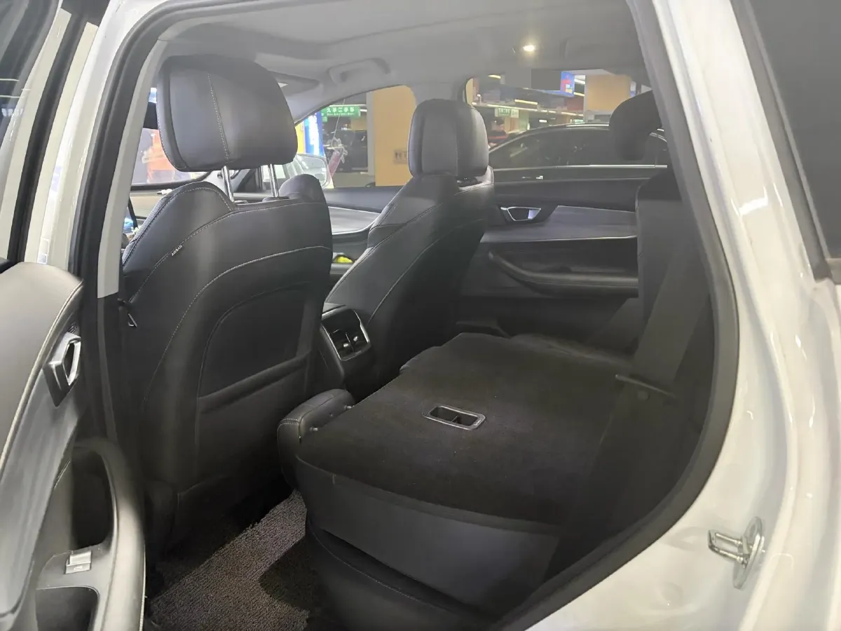 2021 Chery Tiggo 8 Plus 1.6T 197HP L4 7DCT,autocango,china used car exporter,china ev exporter,chinese used car exporter,chinese used ev exporter