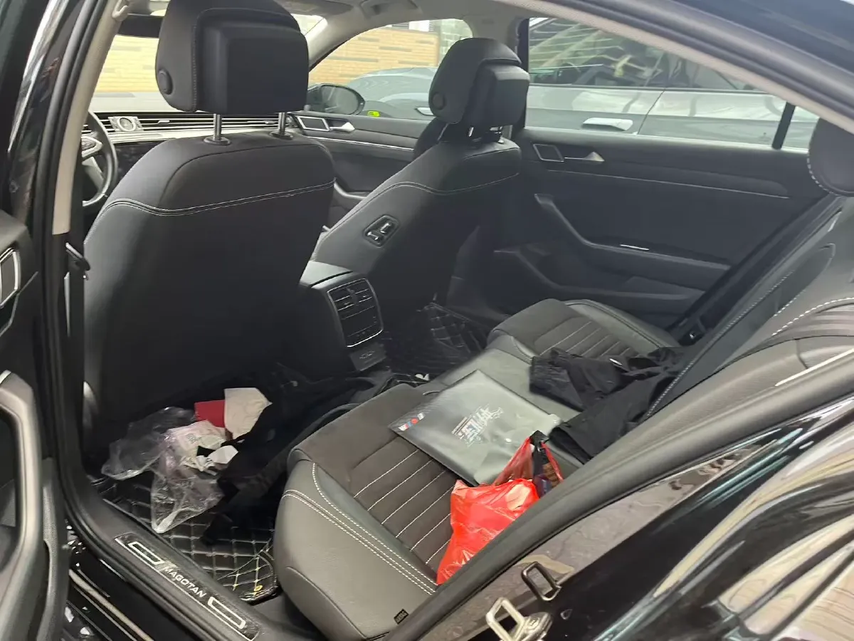 2020 Volkswagen Magotan 2.0T 220HP L4 7DCT,autocango,china used car exporter,china ev exporter,chinese used car exporter,chinese used ev exporter