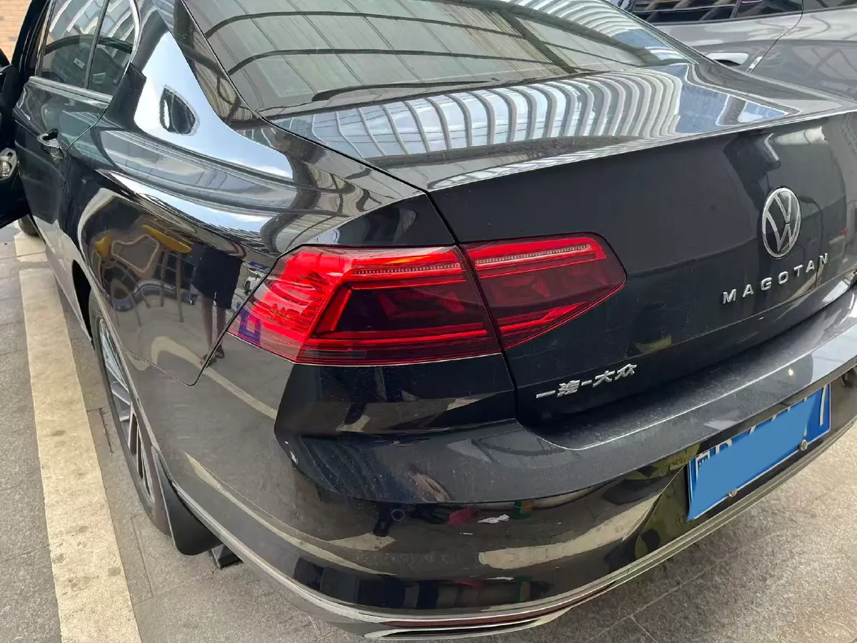 2020 Volkswagen Magotan 2.0T 220HP L4 7DCT,autocango,china used car exporter,china ev exporter,chinese used car exporter,chinese used ev exporter