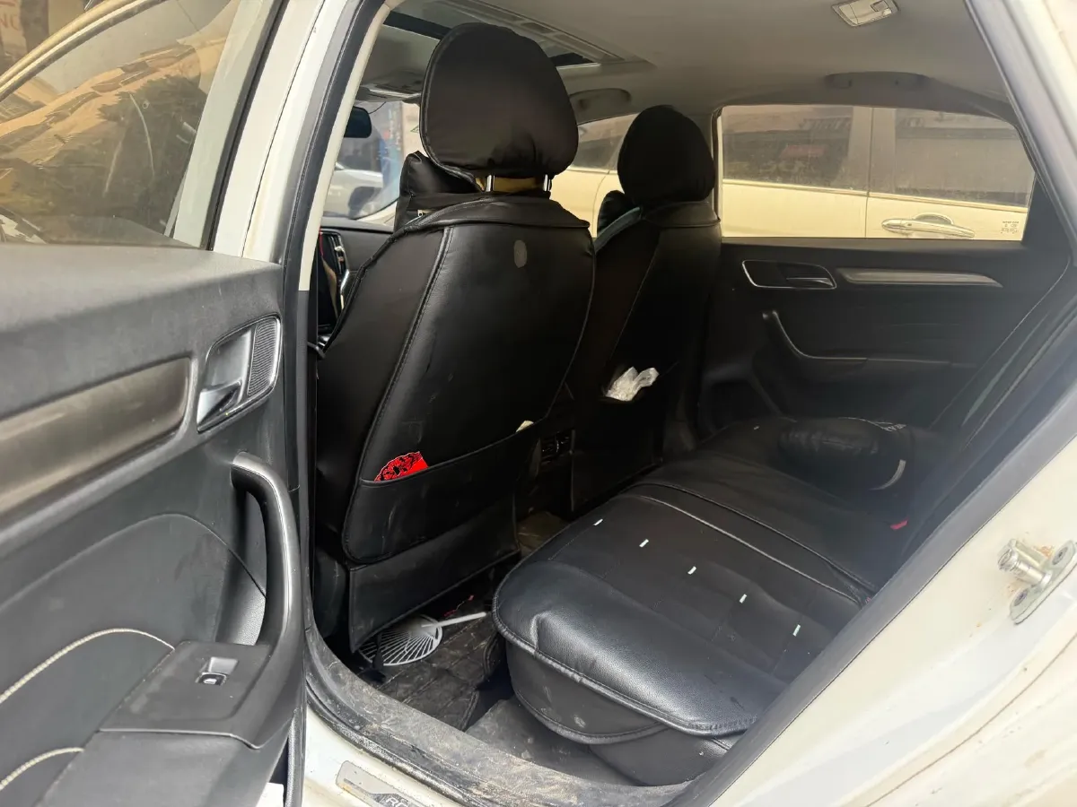 2017 Roewe i6 1.0T 125HP L3 7DCT,autocango,china used car exporter,china ev exporter,chinese used car exporter,chinese used ev exporter