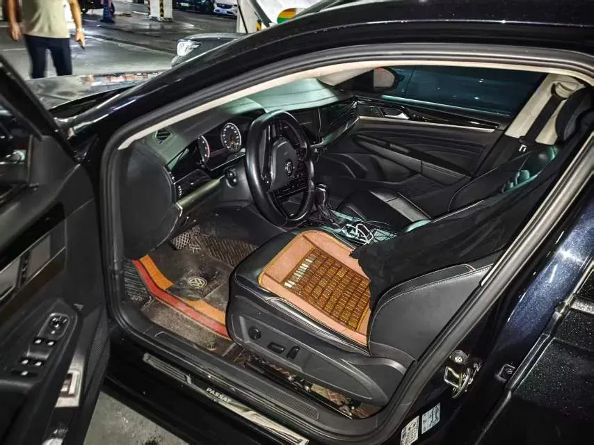 2020 Volkswagen Passat 2.0T 186HP L4 7DCT,autocango,china used car exporter,china ev exporter,chinese used car exporter,chinese used ev exporter