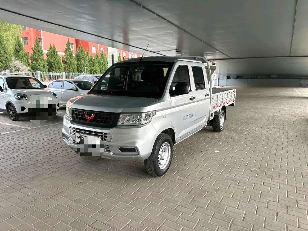 2021 WuLing RongGuang New Truck 1.5L 99HP L4 5MT,autocango,china used car exporter,china ev exporter,chinese used car exporter,chinese used ev exporter