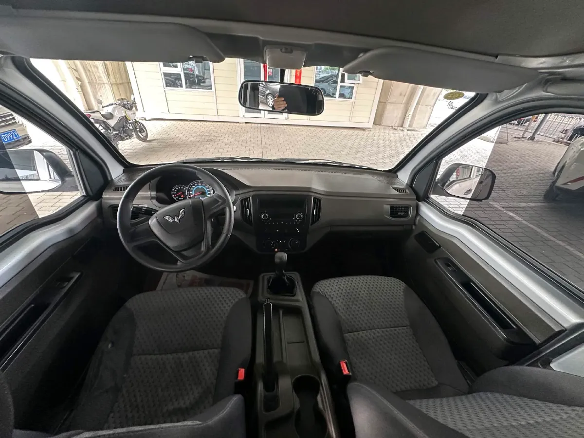 2021 WuLing RongGuang New Truck 1.5L 99HP L4 5MT,autocango,china used car exporter,china ev exporter,chinese used car exporter,chinese used ev exporter