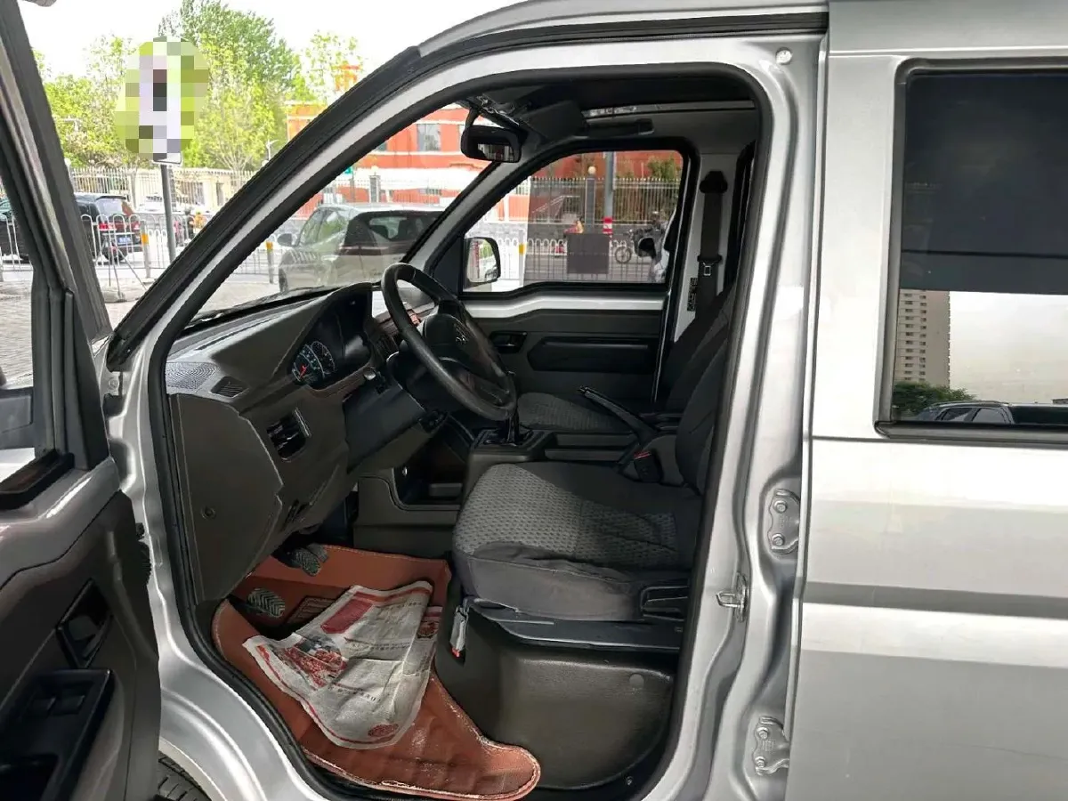 2021 WuLing RongGuang New Truck 1.5L 99HP L4 5MT,autocango,china used car exporter,china ev exporter,chinese used car exporter,chinese used ev exporter