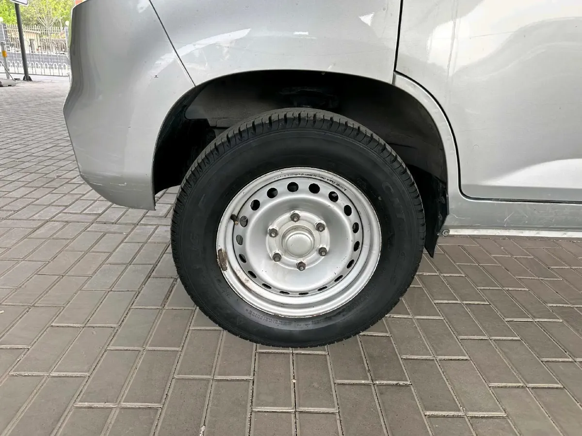 2021 WuLing RongGuang New Truck 1.5L 99HP L4 5MT,autocango,china used car exporter,china ev exporter,chinese used car exporter,chinese used ev exporter