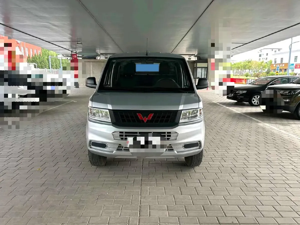 2021 WuLing RongGuang New Truck 1.5L 99HP L4 5MT,autocango,china used car exporter,china ev exporter,chinese used car exporter,chinese used ev exporter