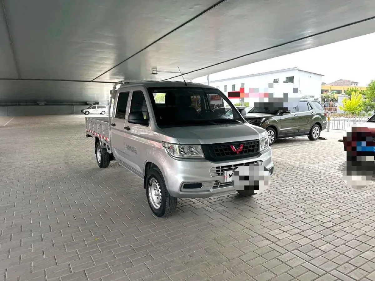 2021 WuLing RongGuang New Truck 1.5L 99HP L4 5MT,autocango,china used car exporter,china ev exporter,chinese used car exporter,chinese used ev exporter