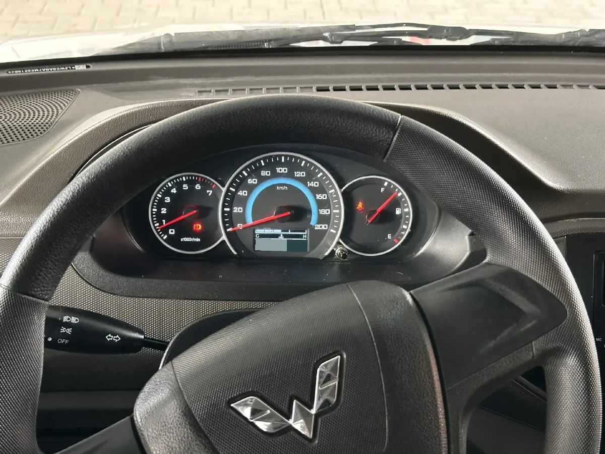 2021 WuLing RongGuang New Truck 1.5L 99HP L4 5MT,autocango,china used car exporter,china ev exporter,chinese used car exporter,chinese used ev exporter