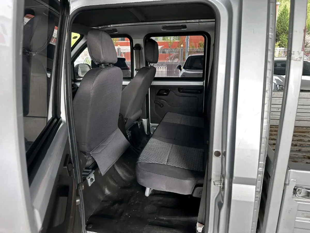 2021 WuLing RongGuang New Truck 1.5L 99HP L4 5MT,autocango,china used car exporter,china ev exporter,chinese used car exporter,chinese used ev exporter