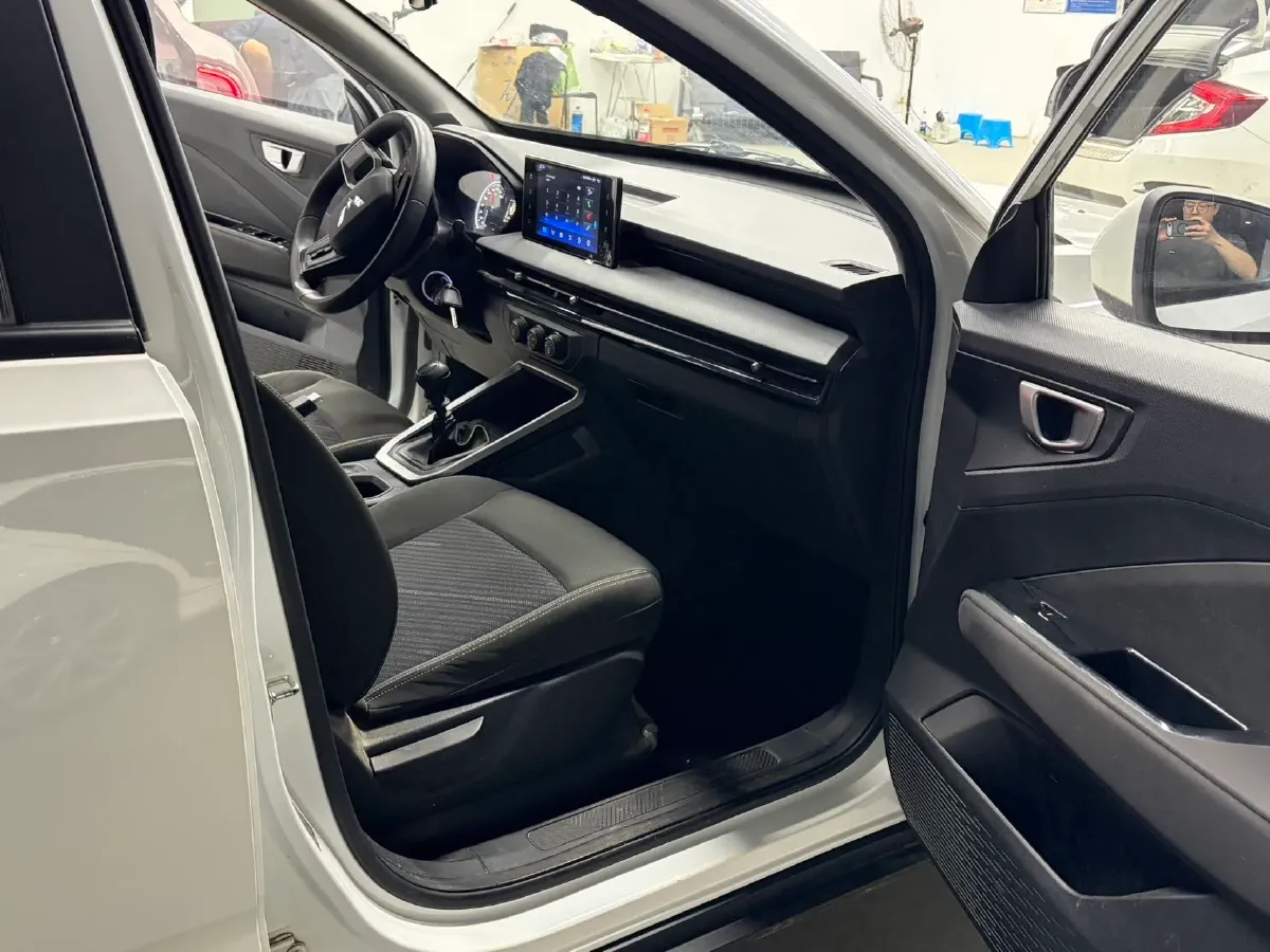 2022 WuLing XingChi 1.5L 99HP L4 6MT,autocango,china used car exporter,china ev exporter,chinese used car exporter,chinese used ev exporter