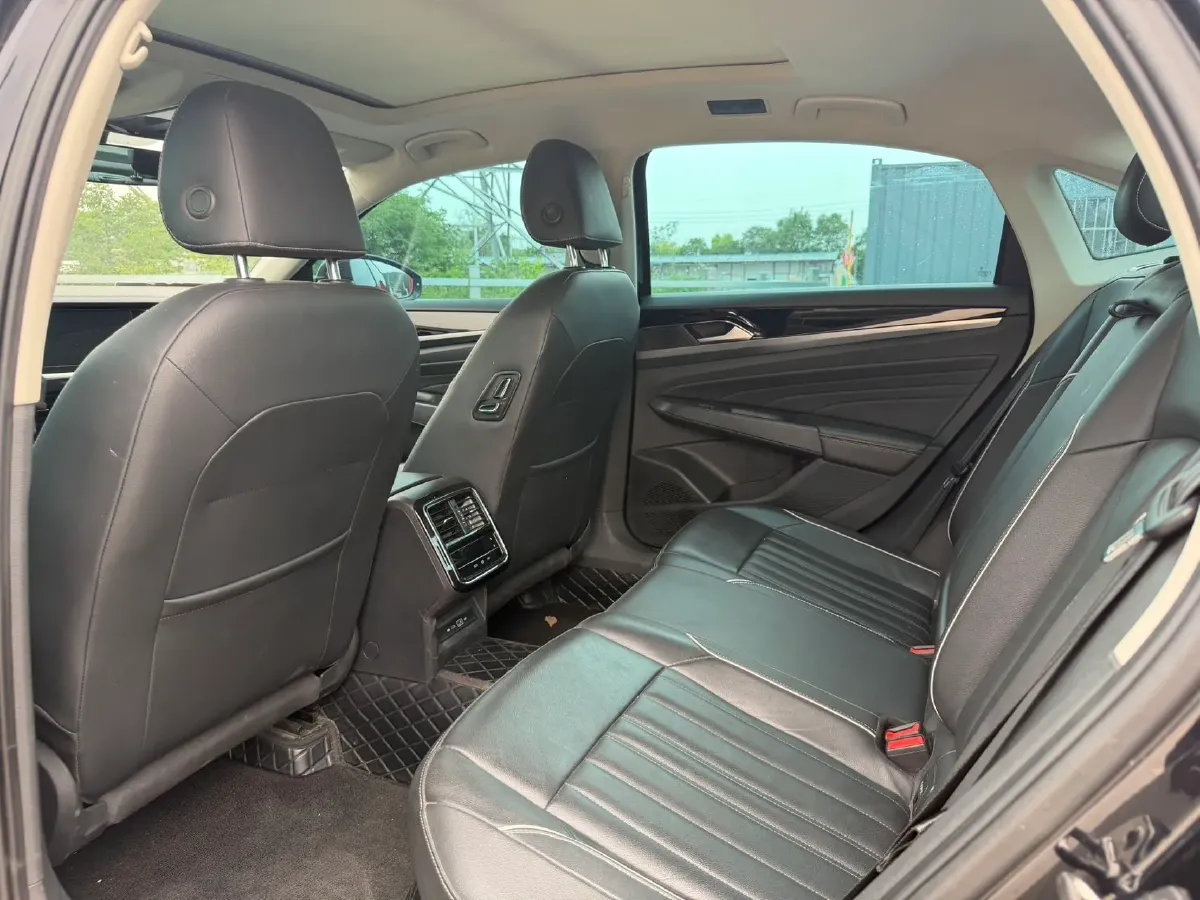 2023 Volkswagen Passat 2.0T 186HP L4 7DCT,autocango,china used car exporter,china ev exporter,chinese used car exporter,chinese used ev exporter