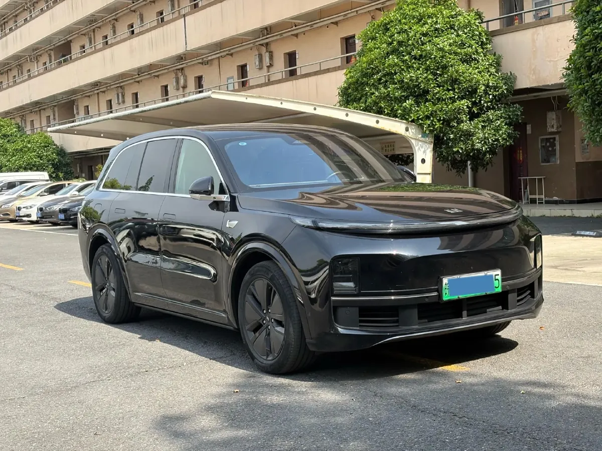 2024 Volvo S60 2.0T 197HP L4 7DCT,autocango,china used car exporter,china ev exporter,chinese used car exporter,chinese used ev exporter