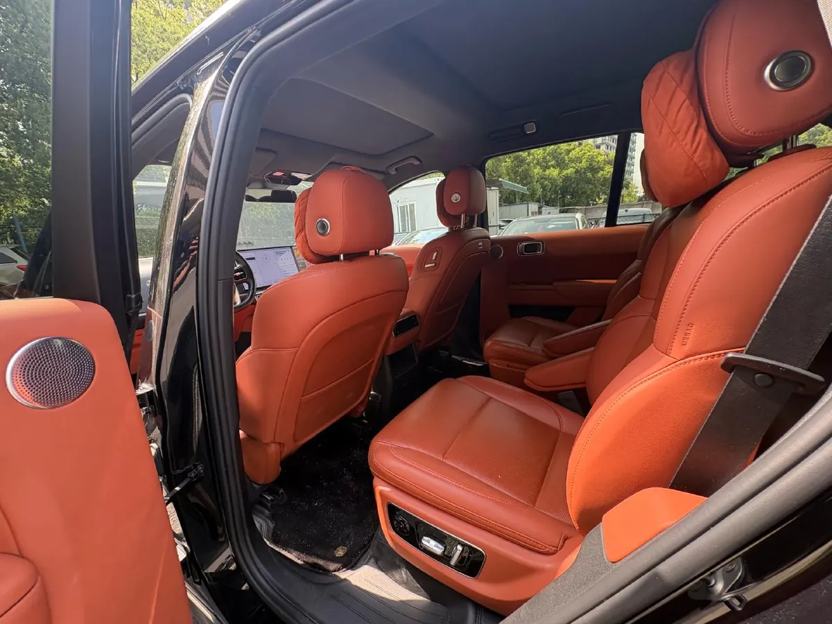 2024 Volvo S60 2.0T 197HP L4 7DCT,autocango,china used car exporter,china ev exporter,chinese used car exporter,chinese used ev exporter