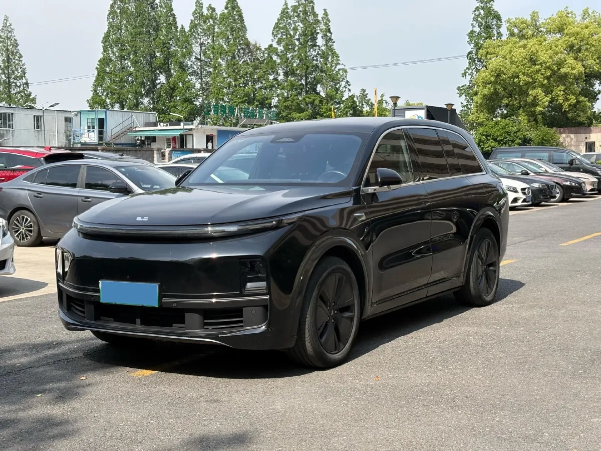 2024 Volvo S60 2.0T 197HP L4 7DCT,autocango,china used car exporter,china ev exporter,chinese used car exporter,chinese used ev exporter