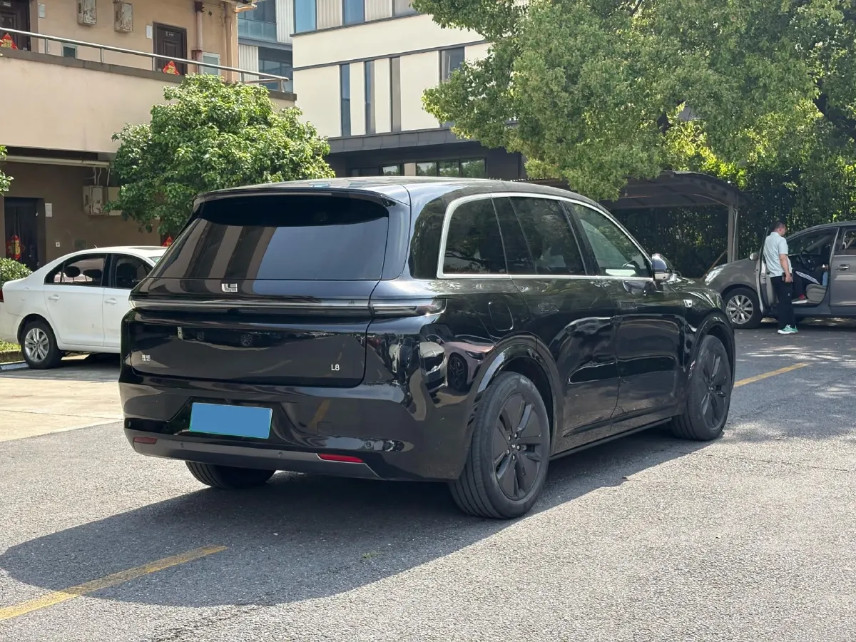 2024 Volvo S60 2.0T 197HP L4 7DCT,autocango,china used car exporter,china ev exporter,chinese used car exporter,chinese used ev exporter