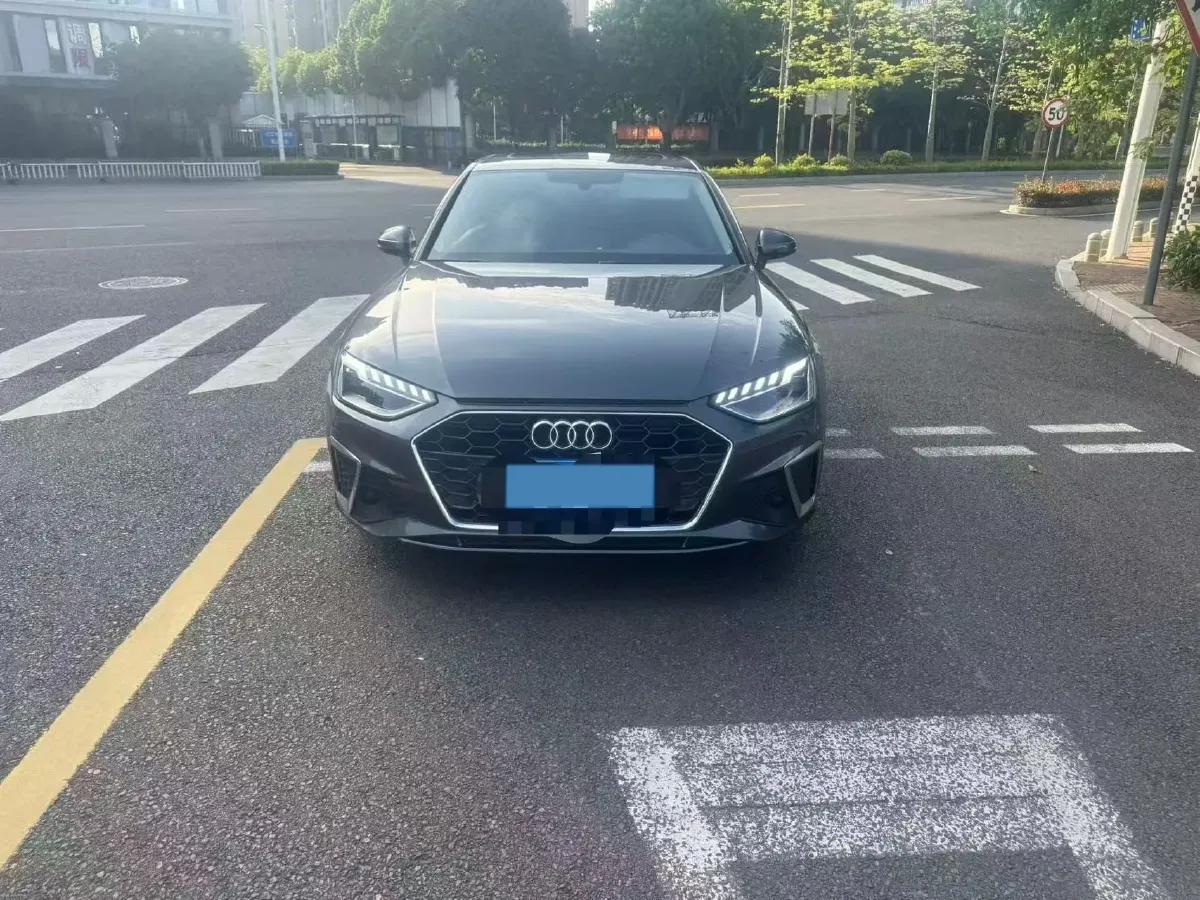 2020 Audi A4L 2.0T 190HP L4 7DCT,autocango,china used car exporter,china ev exporter,chinese used car exporter,chinese used ev exporter