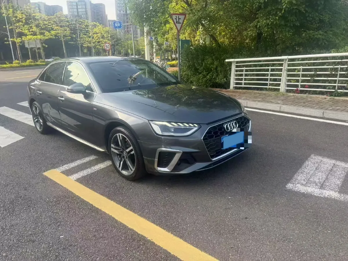 2020 Audi A4L 2.0T 190HP L4 7DCT,autocango,china used car exporter,china ev exporter,chinese used car exporter,chinese used ev exporter