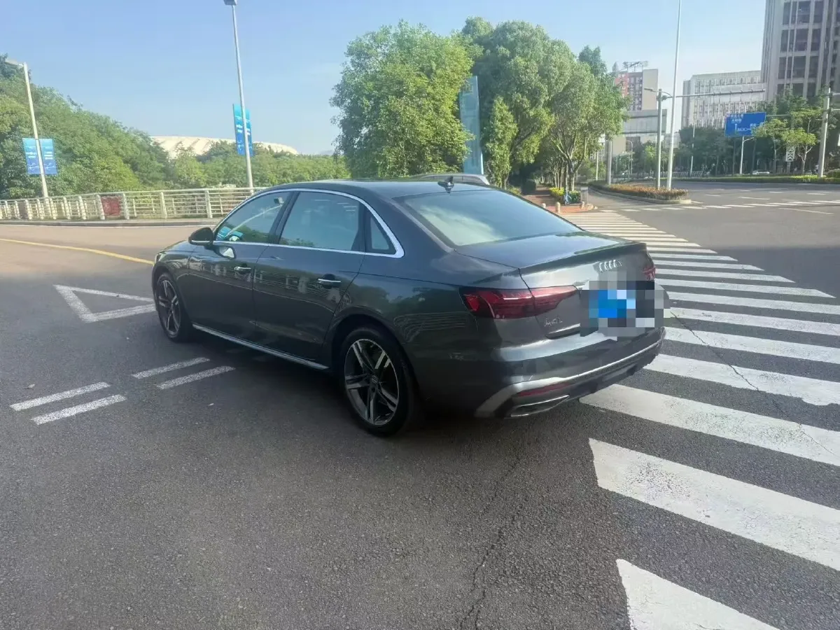 2020 Audi A4L 2.0T 190HP L4 7DCT,autocango,china used car exporter,china ev exporter,chinese used car exporter,chinese used ev exporter