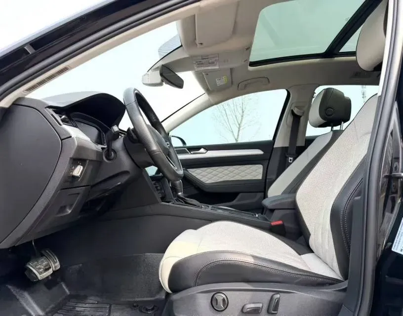 2023 Volkswagen Magotan 2.0T 186HP L4 7DCT,autocango,china used car exporter,china ev exporter,chinese used car exporter,chinese used ev exporter