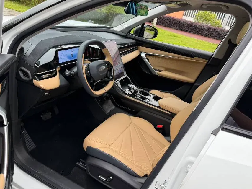 2023 Geely StarRay 1.5T 181HP L4 7DCT,autocango,china used car exporter,china ev exporter,chinese used car exporter,chinese used ev exporter