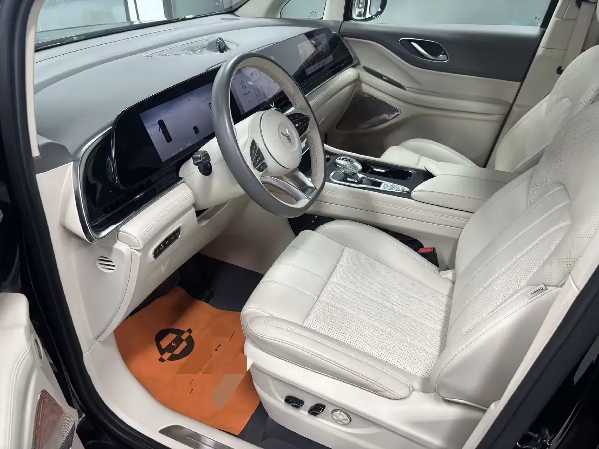 2024 Voyah Dream 1.5T 150HP L4 PHEV 43KWH,autocango,china used car exporter,china ev exporter,chinese used car exporter,chinese used ev exporter