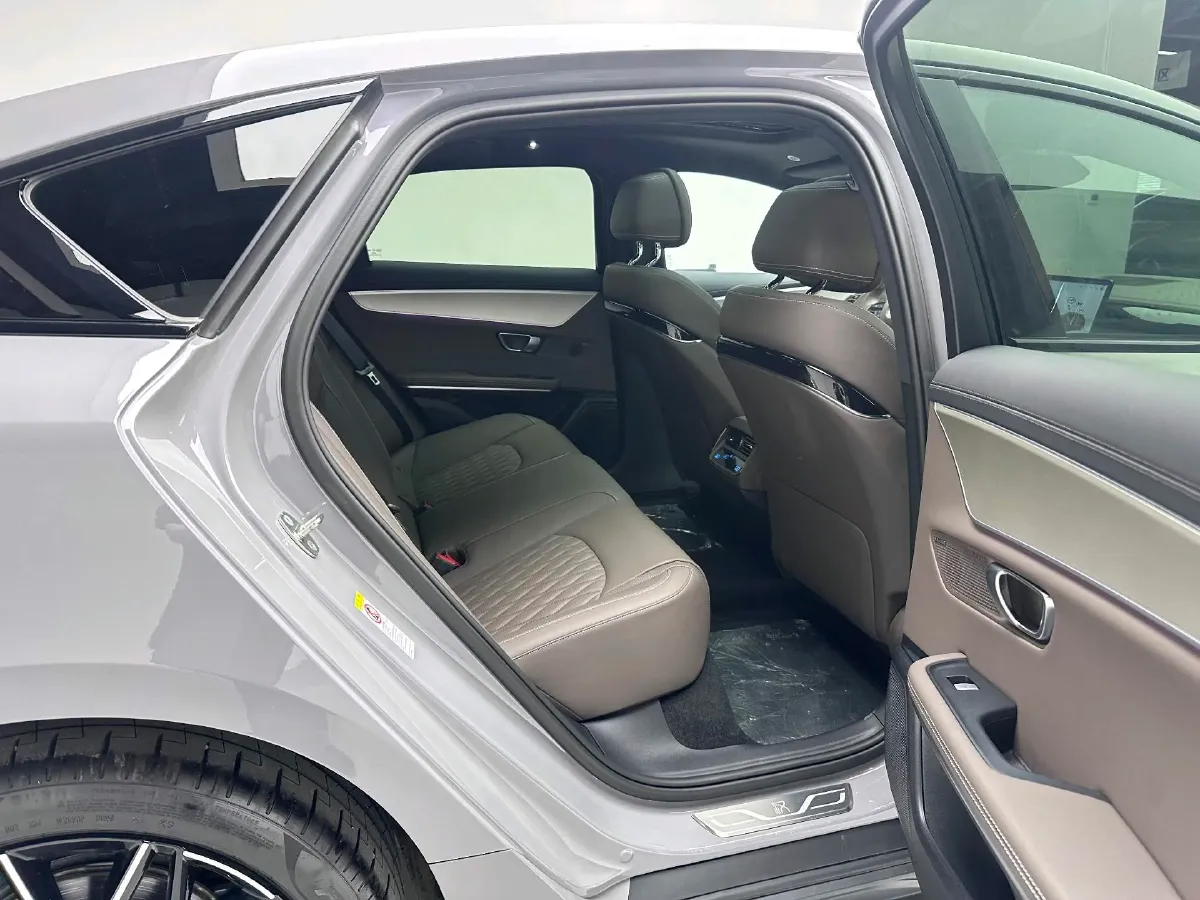 2025 BYD Han 1.5T 156HP L4 E-CVT PHEV,autocango,china used car exporter,china ev exporter,chinese used car exporter,chinese used ev exporter