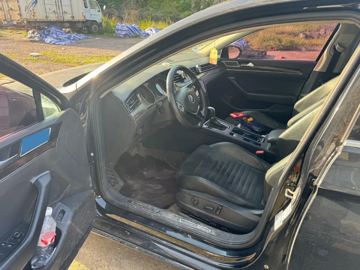 2018 Volkswagen Magotan 1.8T 180HP L4 7DCT,autocango,china used car exporter,china ev exporter,chinese used car exporter,chinese used ev exporter