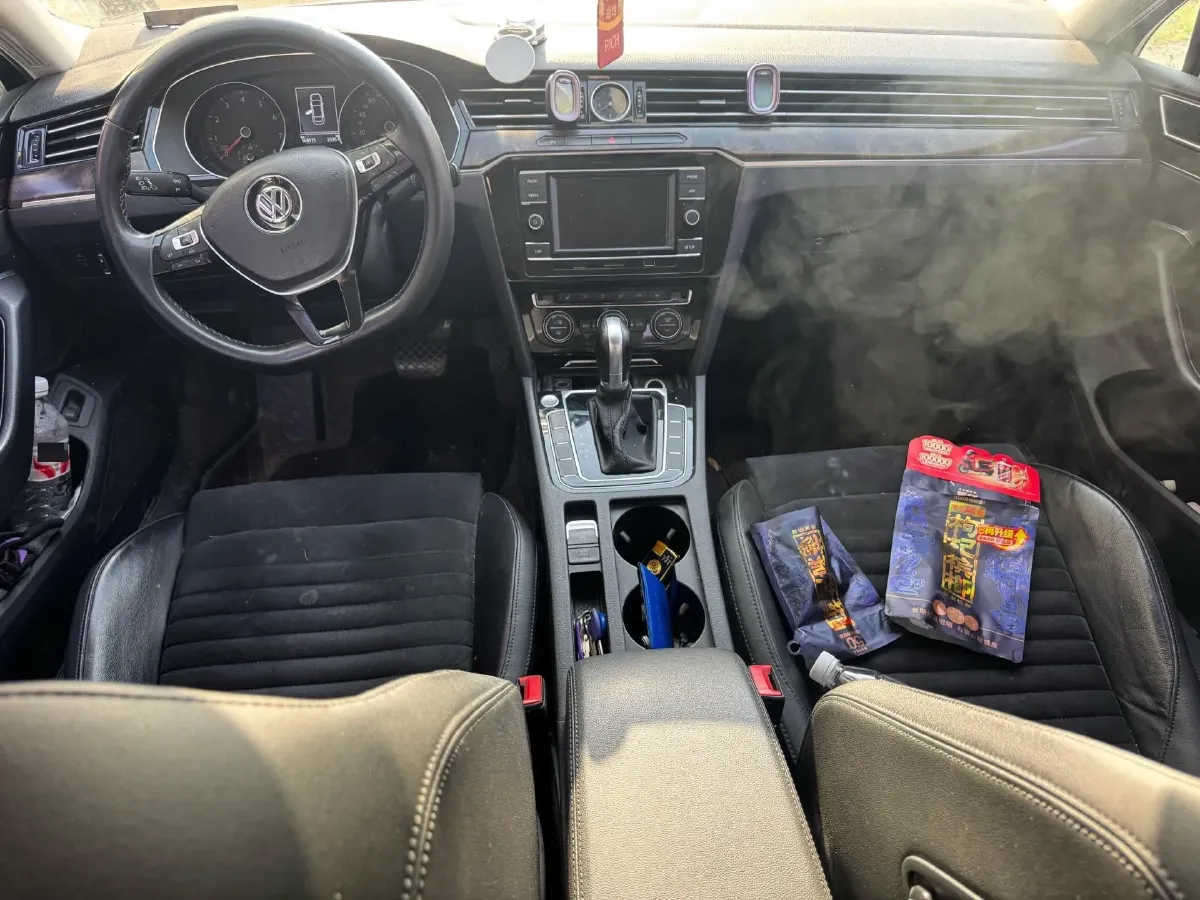 2018 Volkswagen Magotan 1.8T 180HP L4 7DCT,autocango,china used car exporter,china ev exporter,chinese used car exporter,chinese used ev exporter