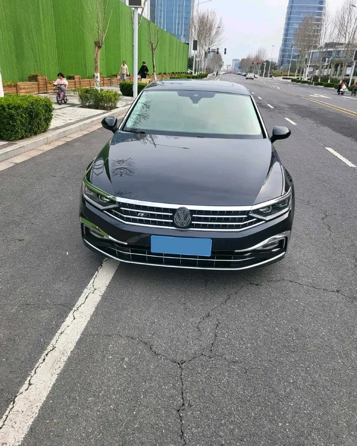 2023 Volkswagen Magotan 2.0T 186HP L4 7DCT,autocango,china used car exporter,china ev exporter,chinese used car exporter,chinese used ev exporter