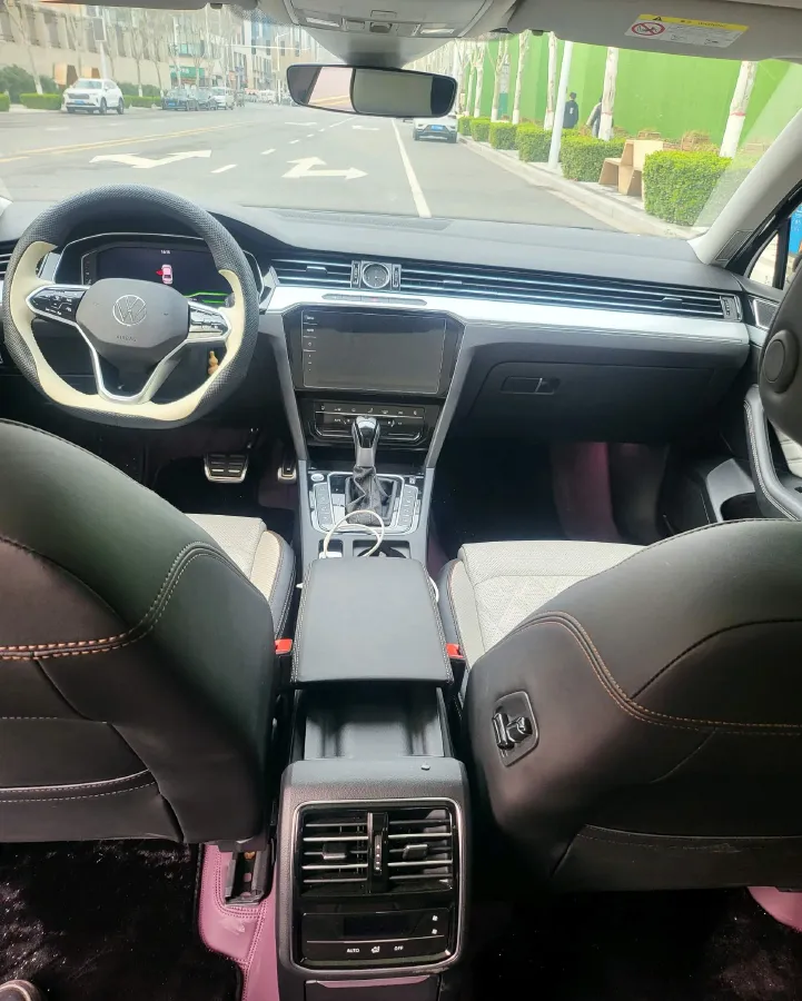 2023 Volkswagen Magotan 2.0T 186HP L4 7DCT,autocango,china used car exporter,china ev exporter,chinese used car exporter,chinese used ev exporter