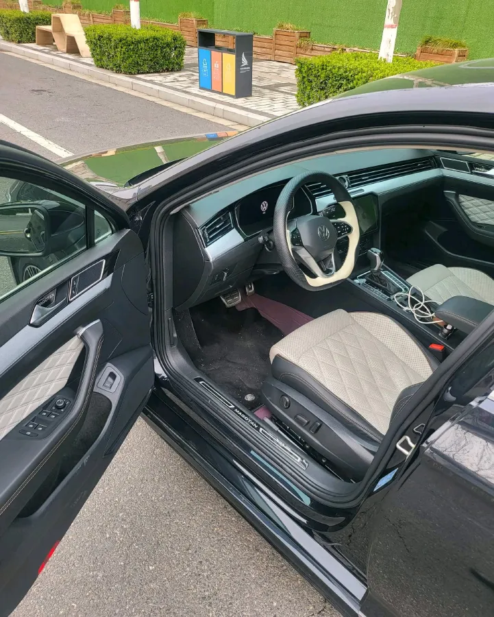 2023 Volkswagen Magotan 2.0T 186HP L4 7DCT,autocango,china used car exporter,china ev exporter,chinese used car exporter,chinese used ev exporter